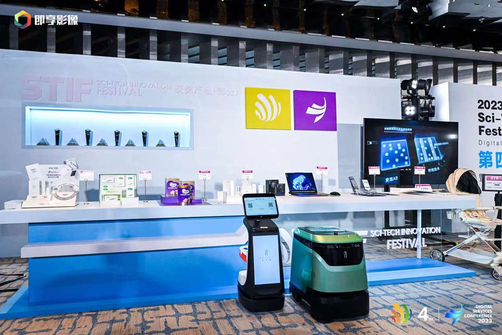 ���Ľ���ʿƴ����ھ���Ļ���۽���ʵ�ں����ҵԾǨ��·��