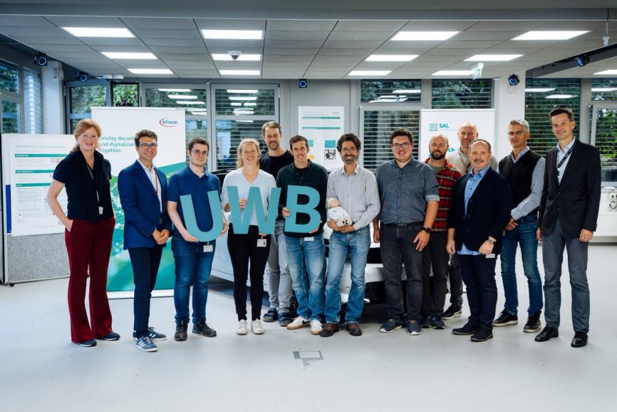 Ӣ�����ڰµ�������������Ӧ��ʵ���ң�����UWB�������������������������